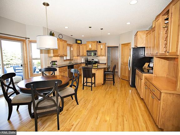 4th image of 11082 Dogwood Ct