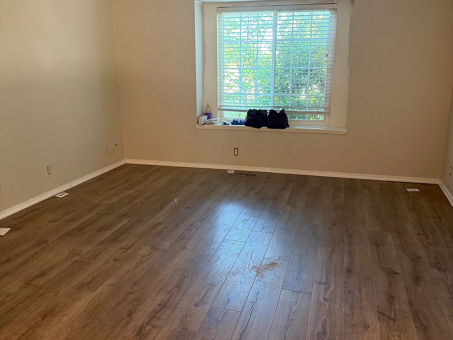 3701 S Riverside Dr W — Photo 3
