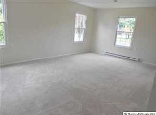 41 Buckingham Dr, Manchester, NJ 08759