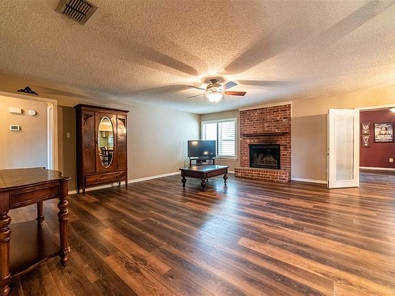 4th image of 1113 Acapulco Ln