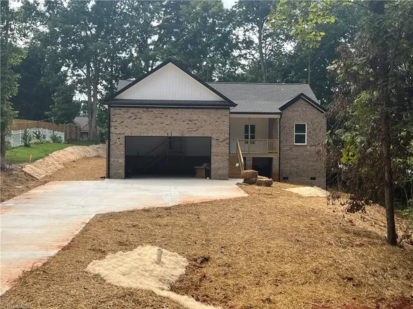 574 Rockwood Dr, Graham, NC 27253