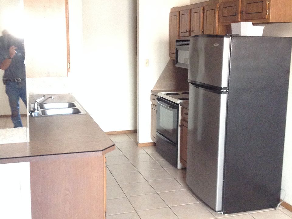 2nd image of 919 NE Tortoise Dr