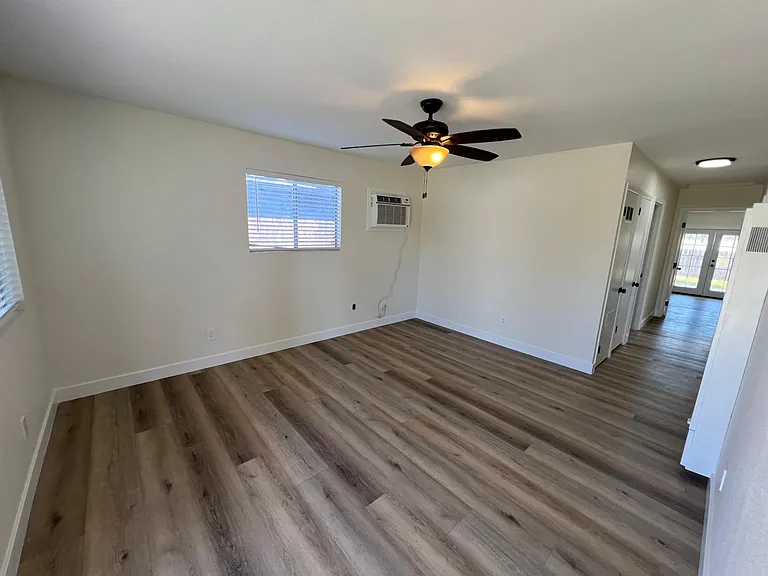537 Ramona Ave — Photo 5