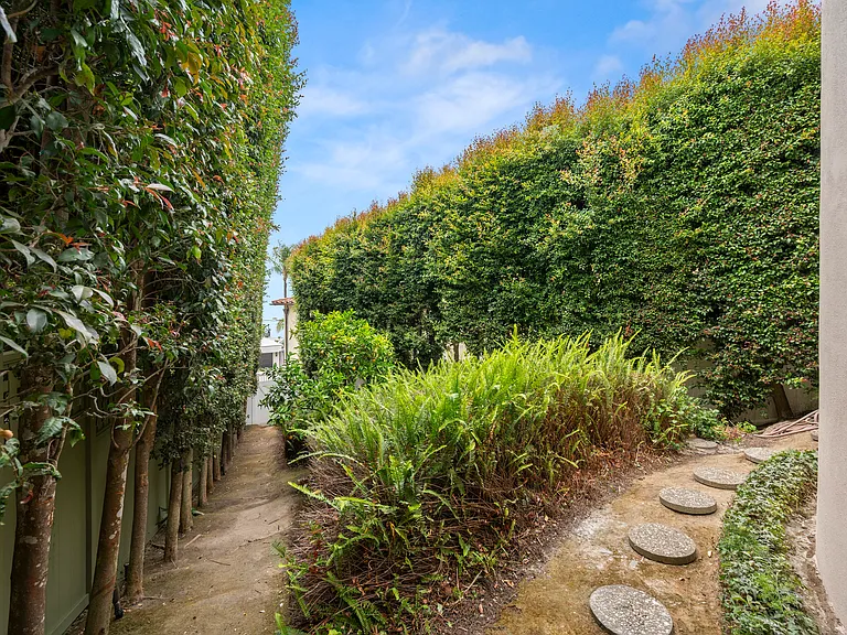 7612 Hillside Dr — Photo 52