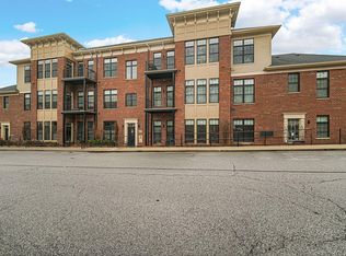 207 Academy St #104, Valparaiso, IN 46383