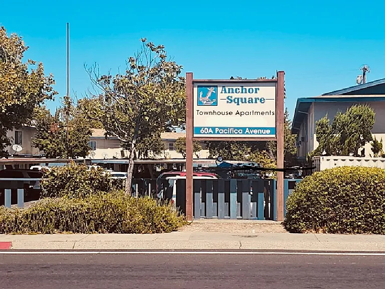 Anchor Square Apartments — Photo 1