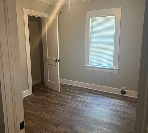 5th image of 313 Rothwell Street