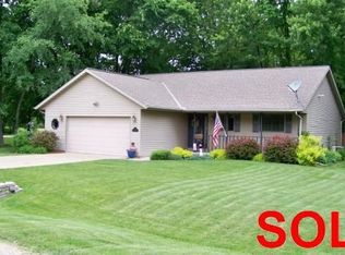 424 Charter Oak Pl, Dahinda, IL 61428