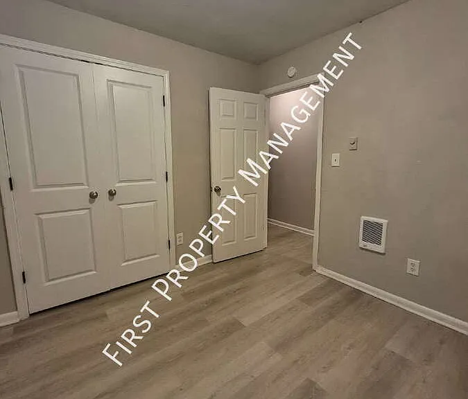 1020 Mission Ave — Photo 11