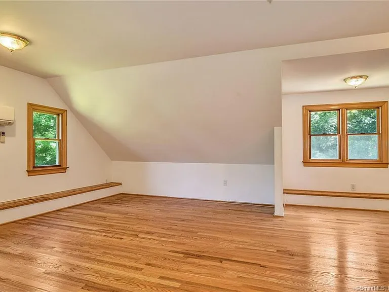 10 Fernwood Rd — Photo 12