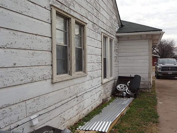 3rd image of 1712 Pearl Ave