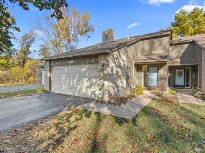 468 Woodstone Rd, Waterford, MI, 48327
