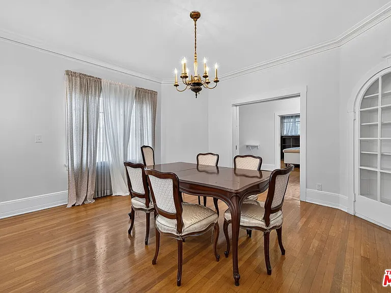 2215 W 21st St — Photo 17