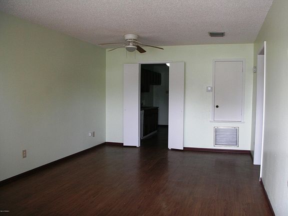 2nd image of 407 Strasbourg Drive A & #B