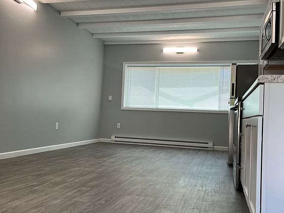 4th image of 77 Kings Hwy #7