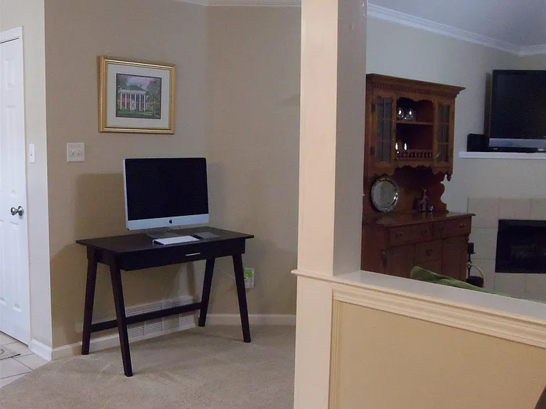 140 Center Springs Dr — Photo 5