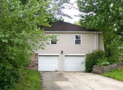 2nd image of 4500 NW Wallingford Dr