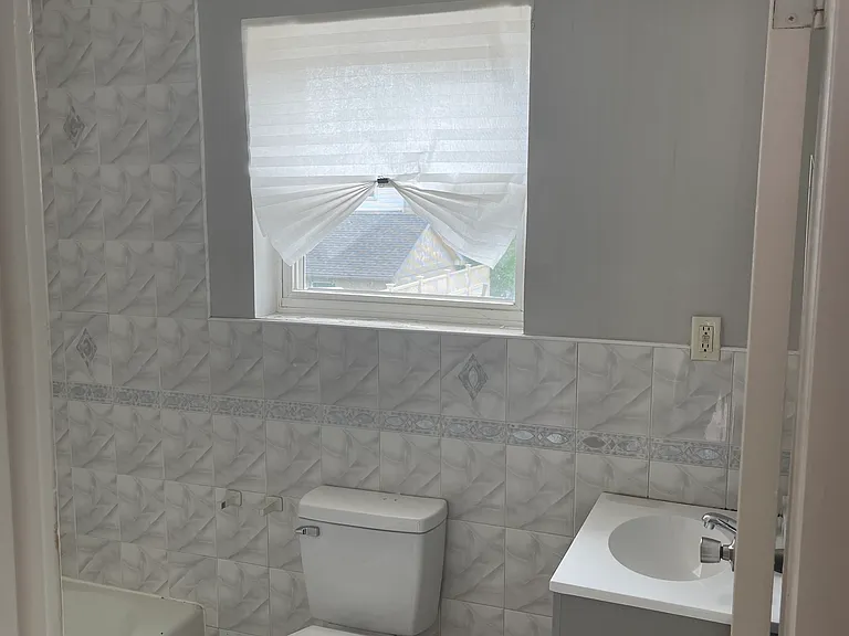 1294 Forest Ave #2 — Photo 3