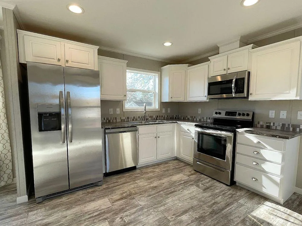 3 bed, 2.0 bath, 924 sqft, $1,650 — Photo 2