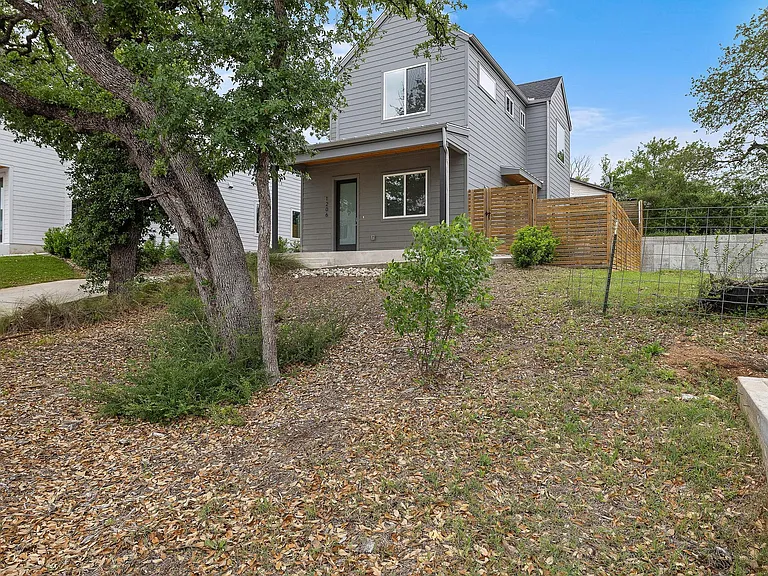 1206 Sarabeth Way — Photo 5