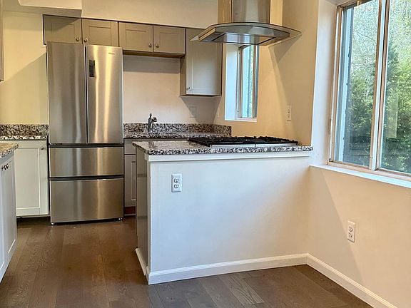 Kitchen/Dining Area (has new flooring, pictures will be updated on 6/2/25 to show the new flooring)