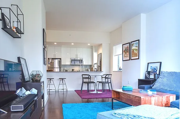 Rented by Red Apple Group | media 23