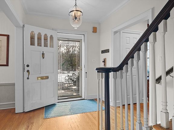 3rd image of 249 Cedar Ave