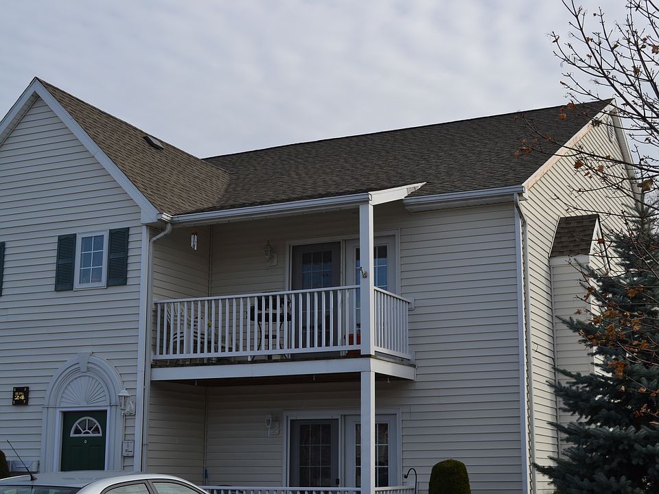 1st image of 24 Brookfield Ln Unit 8