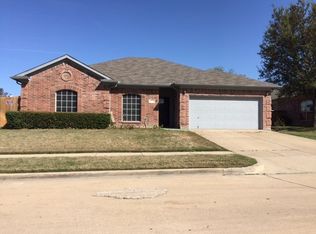 6711 Stone Branch Dr, Arlington, TX 76001