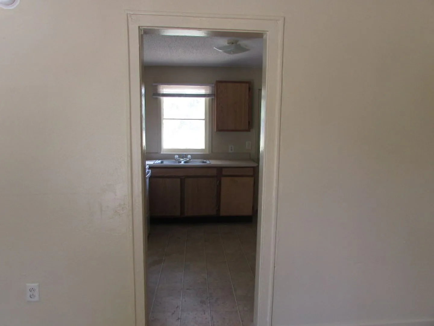 Centrally Located! — Photo 3