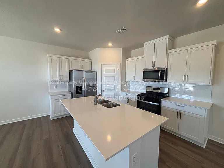 4802 W Planetree St — Photo 5