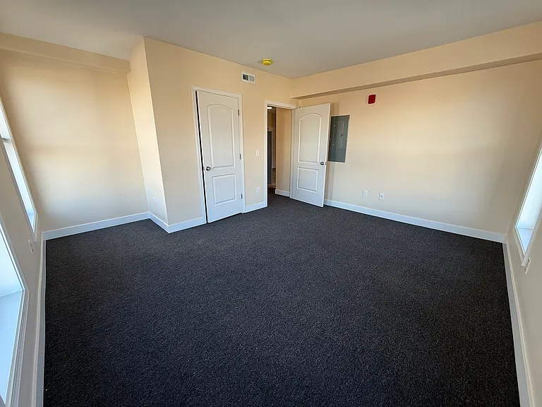 115 Main St #18 — Photo 23