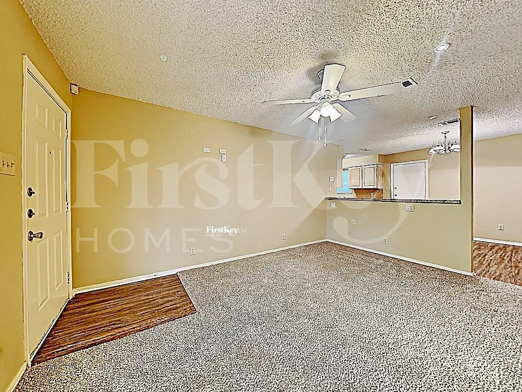 3 bed, 2.0 bath, 1156 sqft, $1,735 — Photo 3