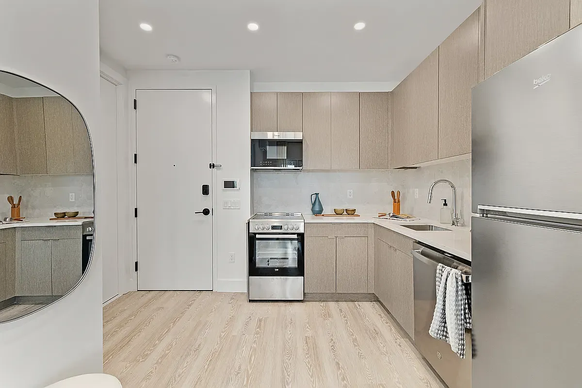706 East 32nd Street — Photo 3