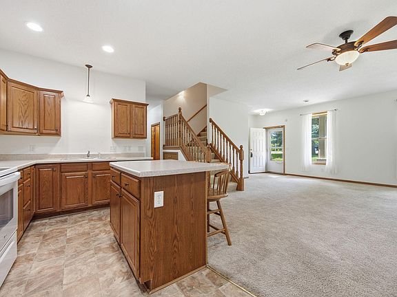 4th image of 797 Parkside Ln NE