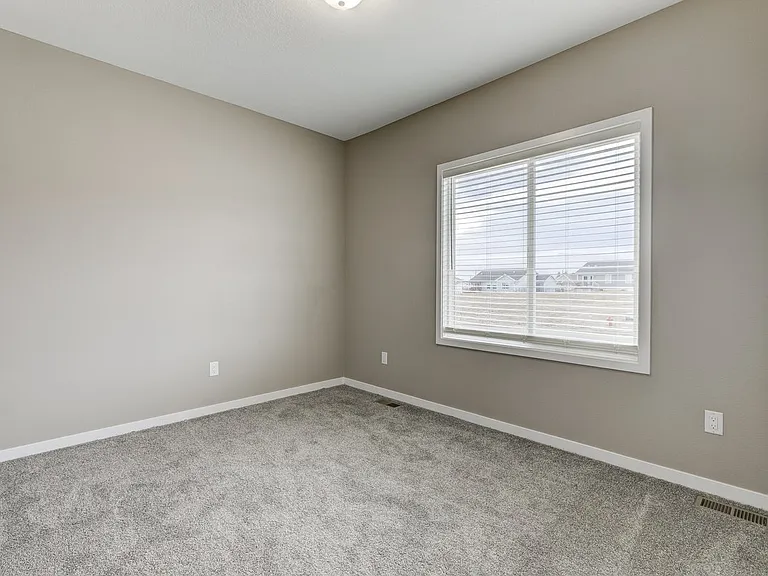 2444 N 8th Ave E — Photo 3