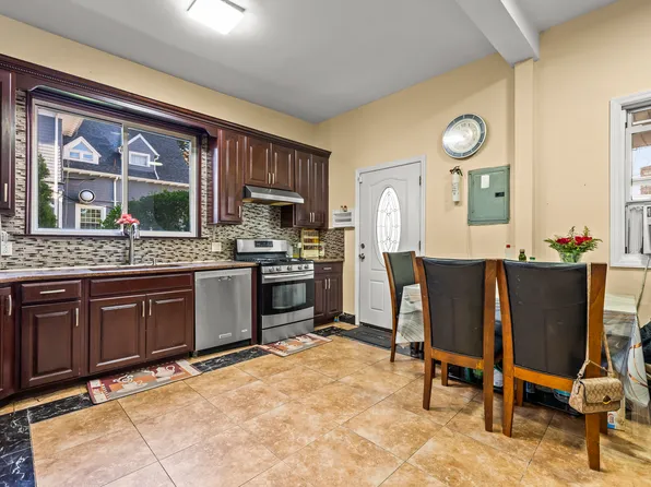 235 East 19th Street image 4 of 24