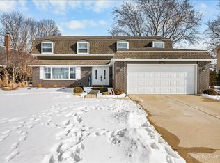 633 N Bel Aire Ter, Palatine, IL 60074