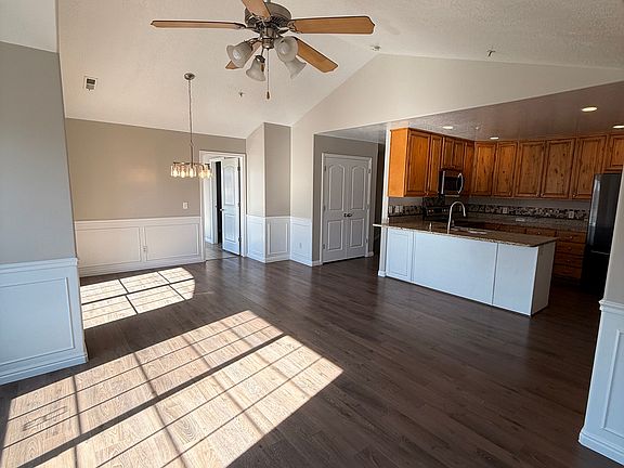 5th image of 82 S 930th St E