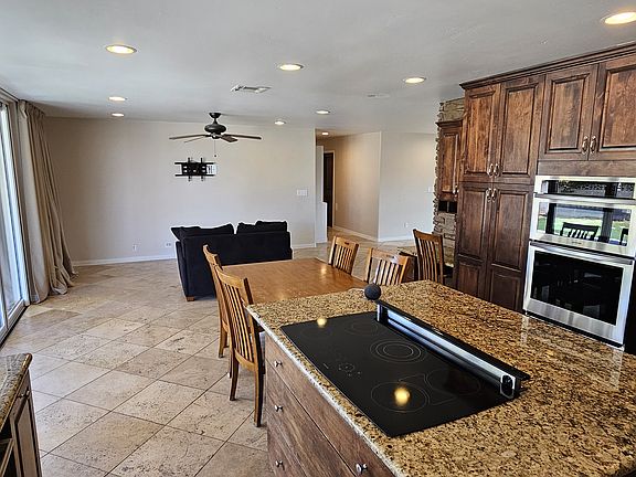 5th image of 236 W Waltann Ln