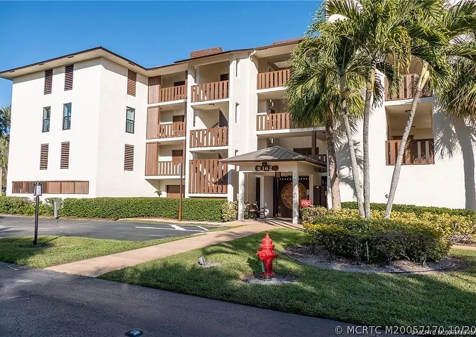 162 SE Saint Lucie Blvd #204