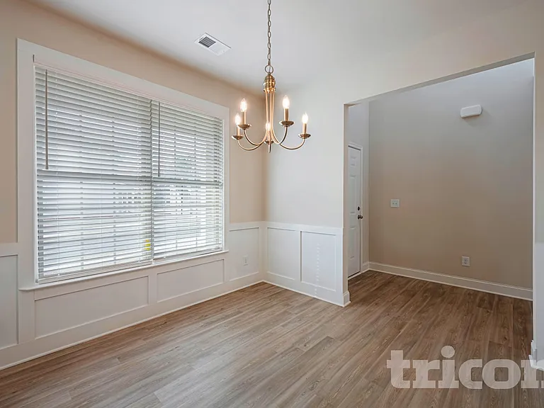 210 Margrave Dr — Photo 7