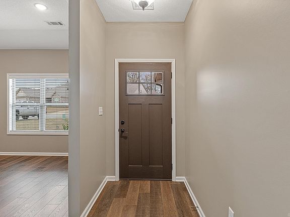 4th image of 4835 Yukon Dr