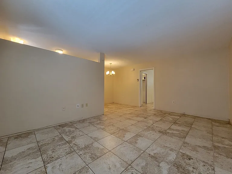 300 35th Ave N #F3 — Photo 2