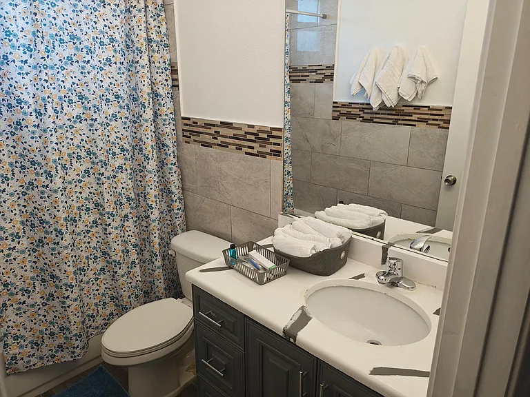 376 SW Tulip Blvd — Photo 7