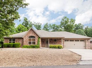 2 May Ln, Bella Vista, AR 72715