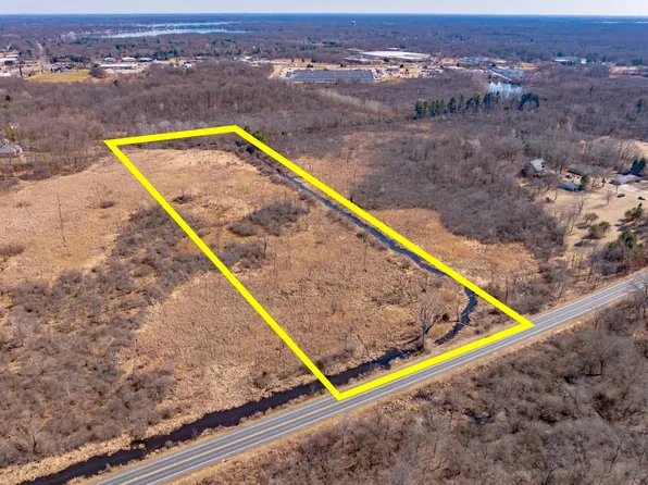 8603 Oakland Dr, Portage, MI 49024