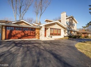 606 Country Club Dr, Itasca, IL 60143