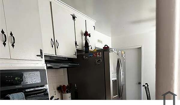 4894 N Gearhart Ave — Photo 2