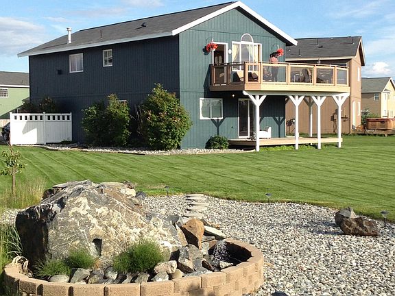 Back yard with fountain